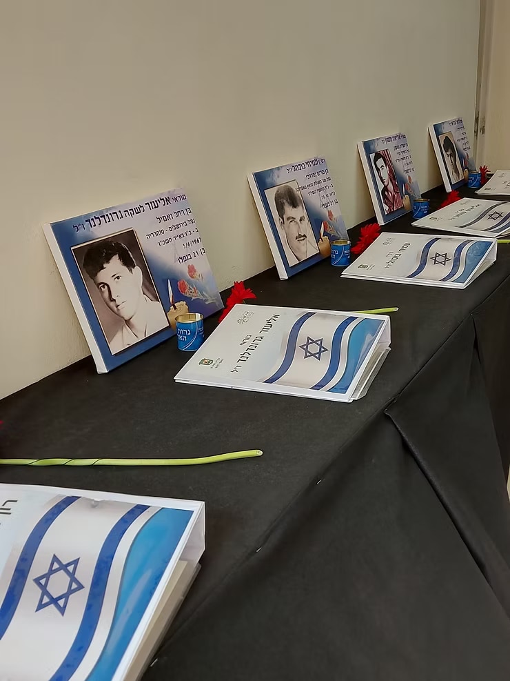 33c733_9aa3fc03df7843649b650c15a4168aa2~mv2