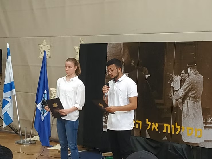 33c733_e9941dc1ef3a4694a59917dee451e5a8~mv2